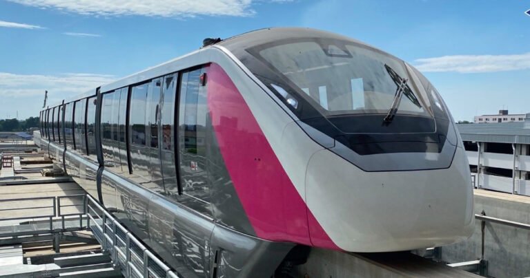 รถไฟฟ้าสายสีชมพู