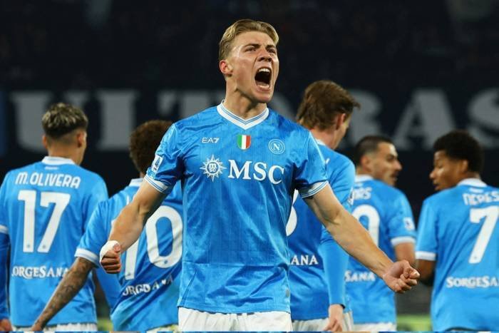 เครโมเนเซ พบ นาโปลี