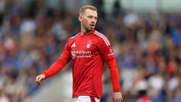 เร็กซ์แฮม พบ ฟอเรสต์